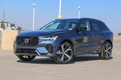 New 2025 Volvo XC60 B5 Ultra w/ Protection Package Premier