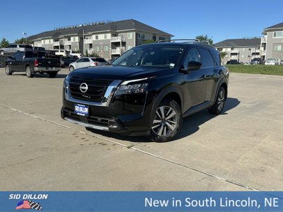New 2025 Nissan Pathfinder SL w/ Cargo Package