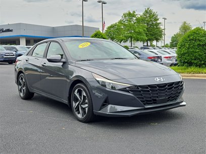 Used 2023 Hyundai Elantra SEL w/ Convenience Package