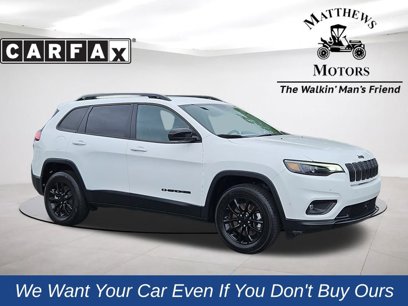 Used 2023 Jeep Cherokee Altitude Lux