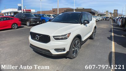 Used 2021 Volvo XC40 T5 R-Design w/ Climate Package