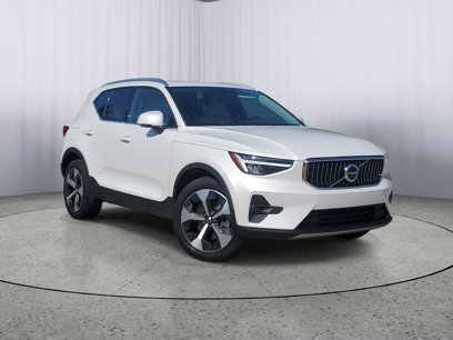 New 2025 Volvo XC40 B5 Plus