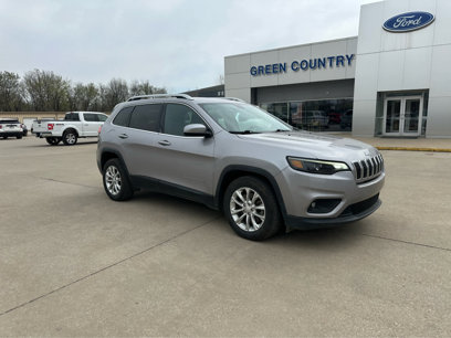 Used 2019 Jeep Cherokee Latitude w/ Popular Appearance Group