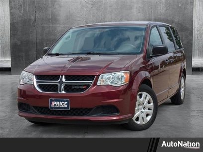 Used 2019 Dodge Grand Caravan SE w/ UConnect Hands-Free Group