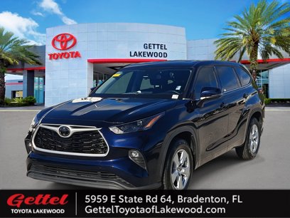 Certified 2022 Toyota Highlander LE