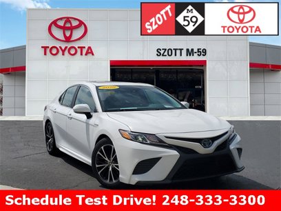 Used 2020 Toyota Camry SE w/ Sunroof Package