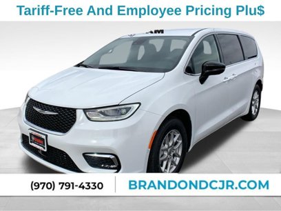 New 2025 Chrysler Pacifica Select