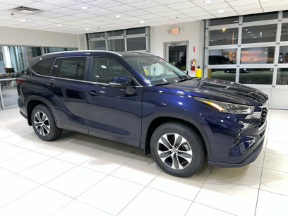 New 2025 Toyota Highlander XLE