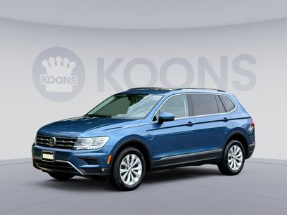 Used 2018 Volkswagen Tiguan SE w/ Panoramic Sunroof Package