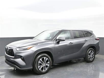 Used 2024 Toyota Highlander LE