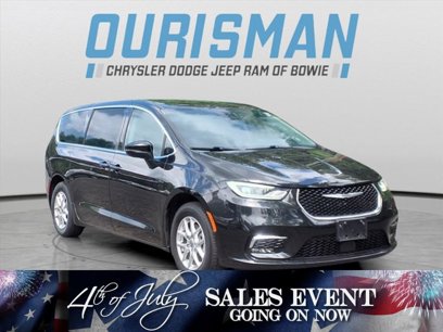 Used 2023 Chrysler Pacifica Touring-L