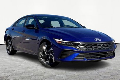 Used 2025 Hyundai Elantra Sport w/ Cargo Package