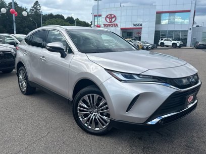 Used 2024 Toyota Venza XLE