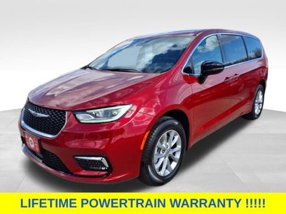 New 2025 Chrysler Pacifica Select