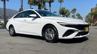 Certified 2025 Hyundai Elantra SE