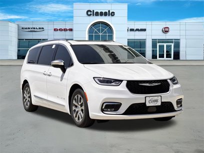 New 2025 Chrysler Pacifica Pinnacle