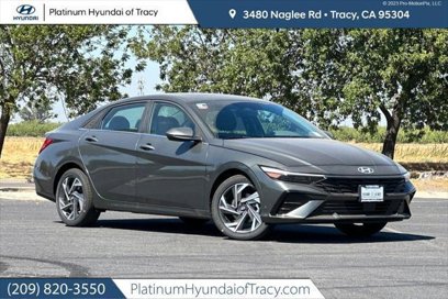 New 2025 Hyundai Elantra SEL