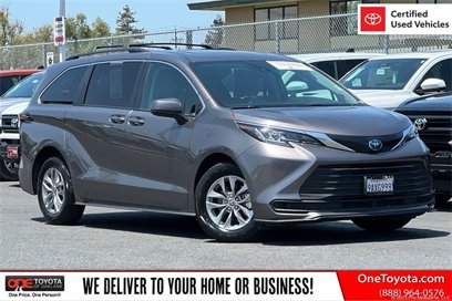 Certified 2022 Toyota Sienna LE