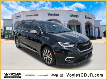 New 2025 Chrysler Pacifica Pinnacle
