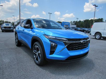 New 2025 Chevrolet Trax RS w/ Sunroof Package