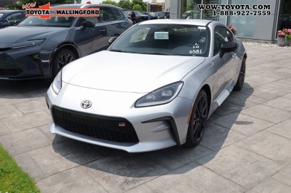 New 2025 Toyota GR86 w/ Performance Package