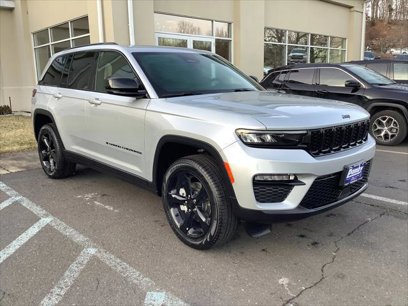 New 2025 Jeep Grand Cherokee Limited w/ Black Appearance Package