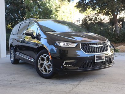 New 2023 Chrysler Pacifica Limited