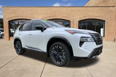 Used 2025 Nissan Rogue Platinum w/ Tech Package
