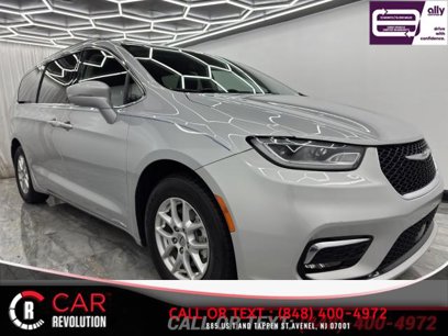 Used 2022 Chrysler Pacifica Touring-L