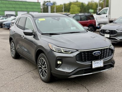 New 2025 Ford Escape SE
