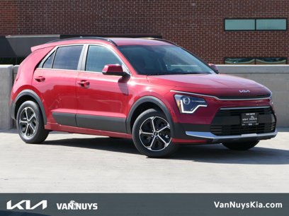 New 2025 Kia Niro LX
