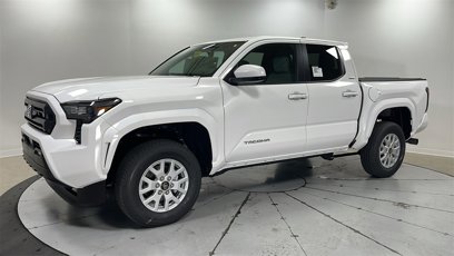 New 2025 Toyota Tacoma SR5