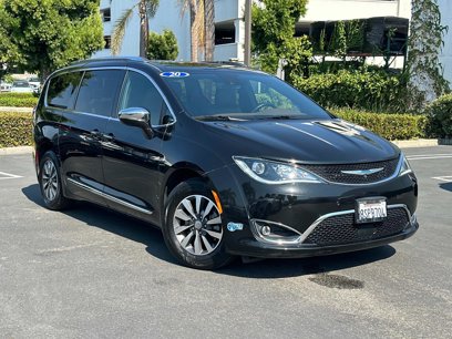 Used 2020 Chrysler Pacifica Limited w/ Advanced Safetytec Group