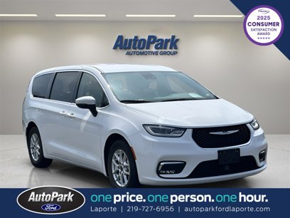 Used 2023 Chrysler Pacifica Touring-L