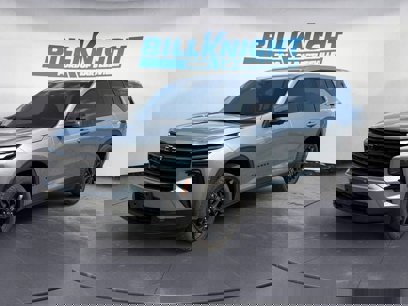 Used 2024 Chevrolet Traverse LS w/ Midnight/Sport Edition