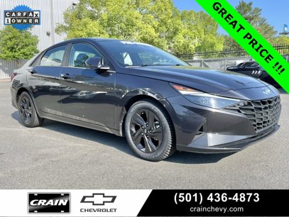 Used 2023 Hyundai Elantra SEL w/ Preferred Accessory Package