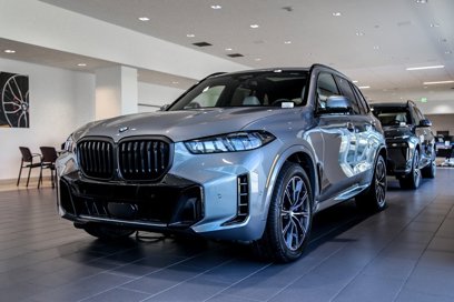 New 2026 BMW X5 xDrive40i w/ M Sport Package
