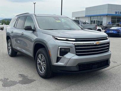 New 2025 Chevrolet Traverse LT w/ Enhanced Driving Package