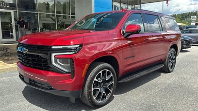 New 2025 Chevrolet Suburban RST w/ RST Capability Package
