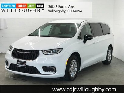 Used 2024 Chrysler Pacifica Touring-L