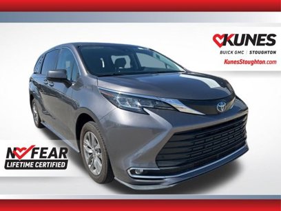 Used 2022 Toyota Sienna XLE