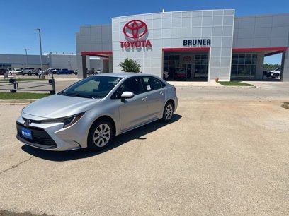New 2025 Toyota Corolla LE