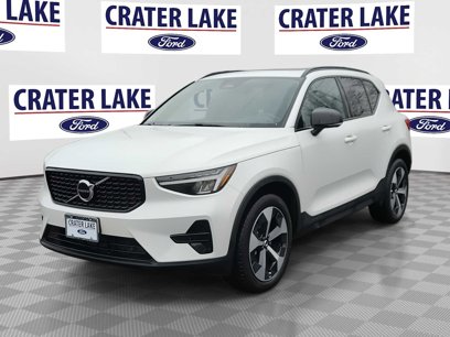 Used 2024 Volvo XC40 B5 Core