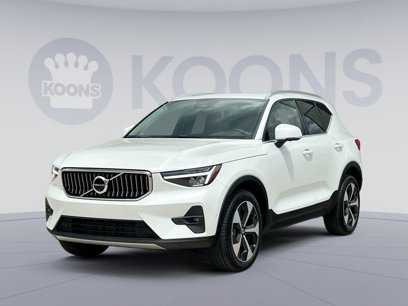 Certified 2025 Volvo XC40 B5 Plus