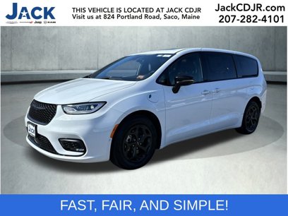 New 2023 Chrysler Pacifica Limited w/ S Appearance Package