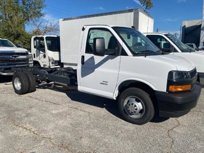 New 2024 Chevrolet Express 4500 w/ Power Convenience Package