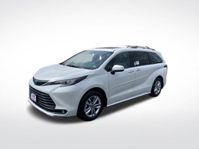 New 2025 Toyota Sienna XLE