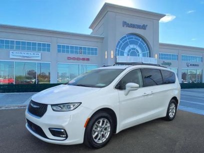 Certified 2022 Chrysler Pacifica Touring-L