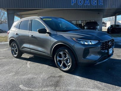 New 2025 Ford Escape ST-Line w/ Cold Weather Package