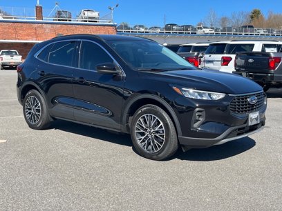 New 2025 Ford Escape SE